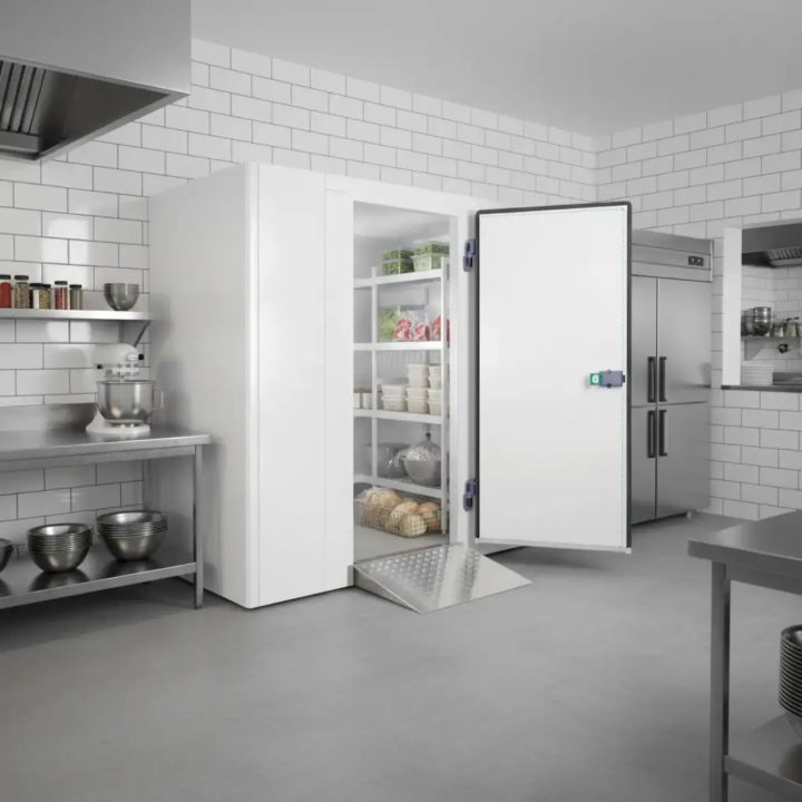 Chambre froide positive 2,02 x 2,78 x 2,07m - 10m3 - Panneaux 70mm - Sol renforcé